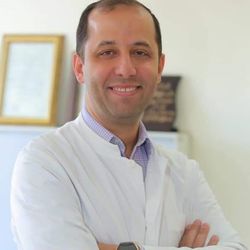 الدكتور محمد يوسف شامية، استشاري أمراض وجراحة الأنف والأذن والحنجرة في الزرقاء، الأردن